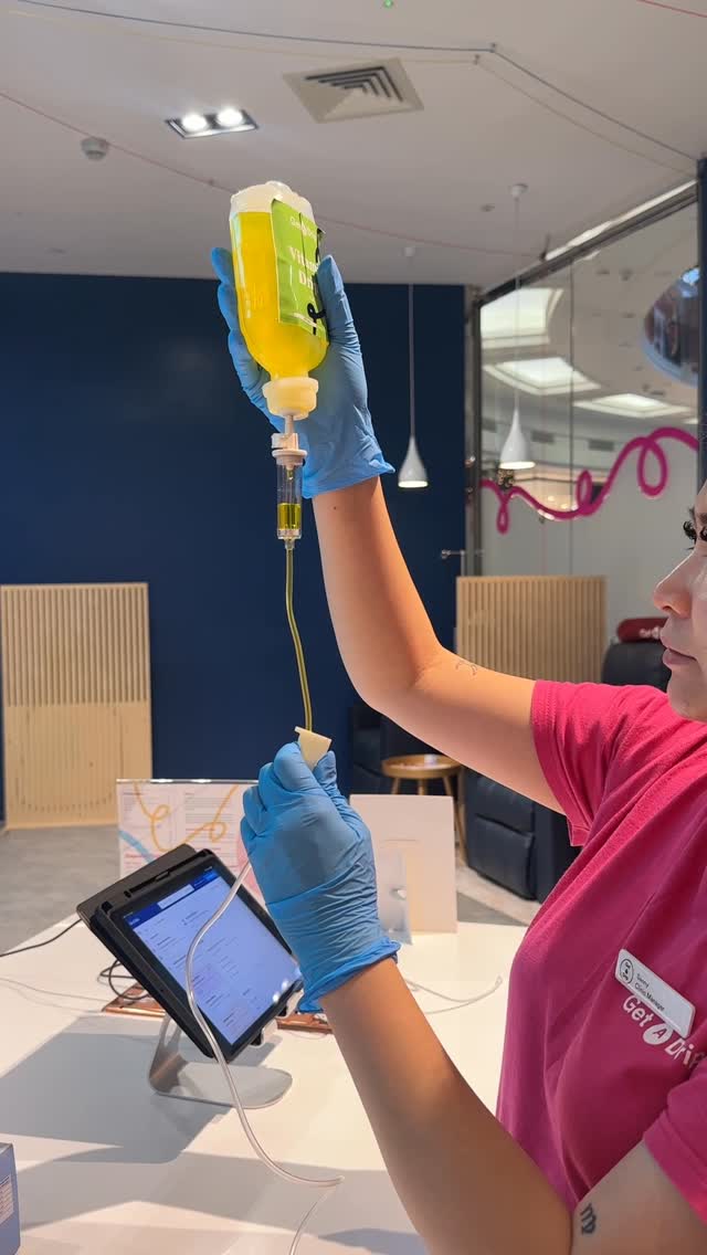 Hey Notting Hill ✨ We’re now offering IV Drips and IM Injections in clinic 💧🧬 Book now via the link in bio 🫶

#getadrip 