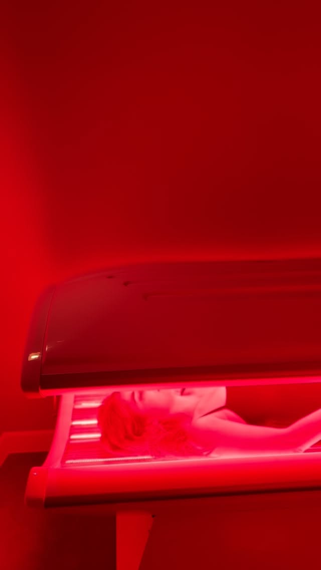 recharge • restore • renew ✨
.
step into the Red Light Therapy at Float Hub - a natural way to boost recovery, improve s