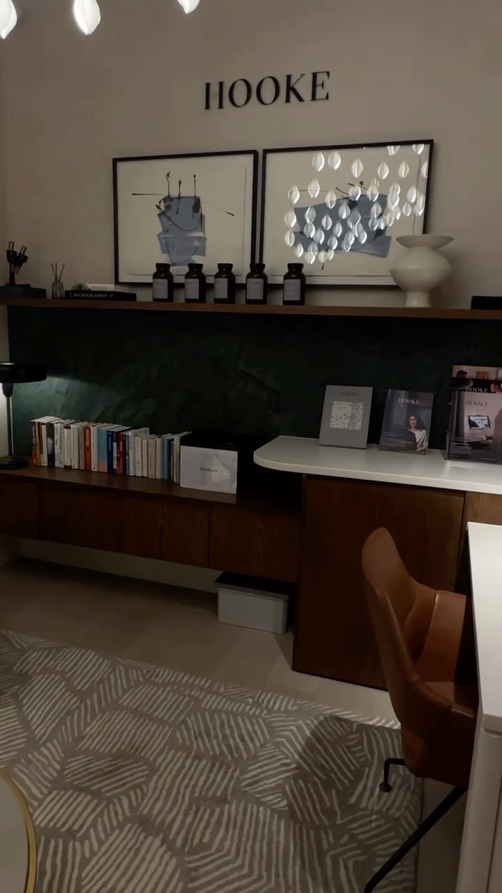 At HOOKE, every detail has been considered with the client experience in mind. The soft, calming palette. Lighting that 