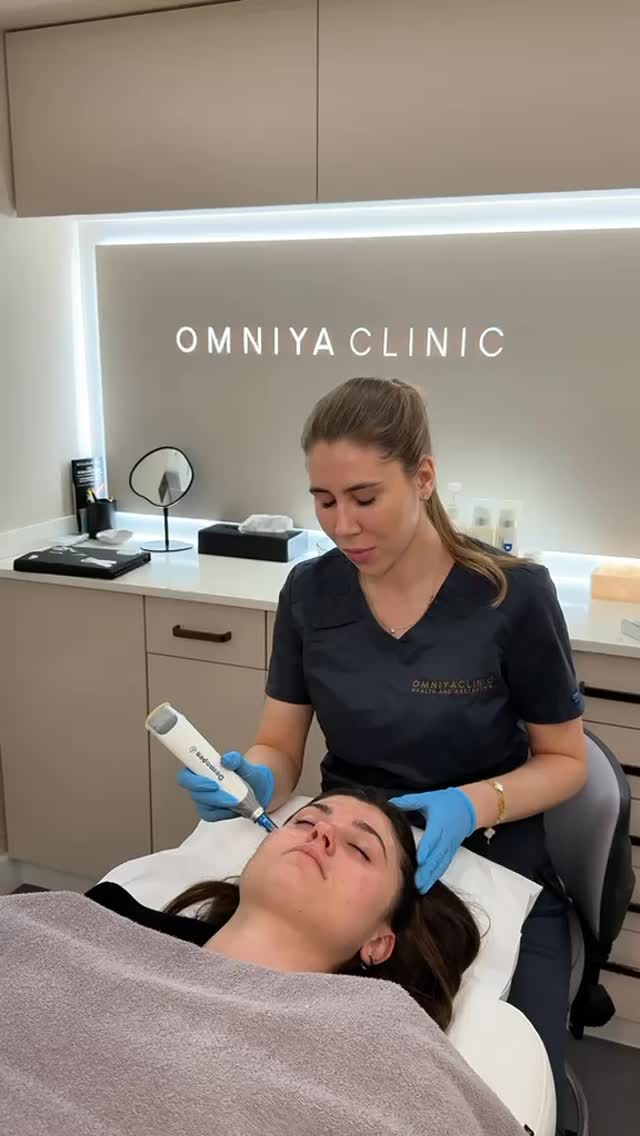 @livefitelle has just started her skin journey at @omniyaclinic
microneedling combined with @ameela.skin exosomes for