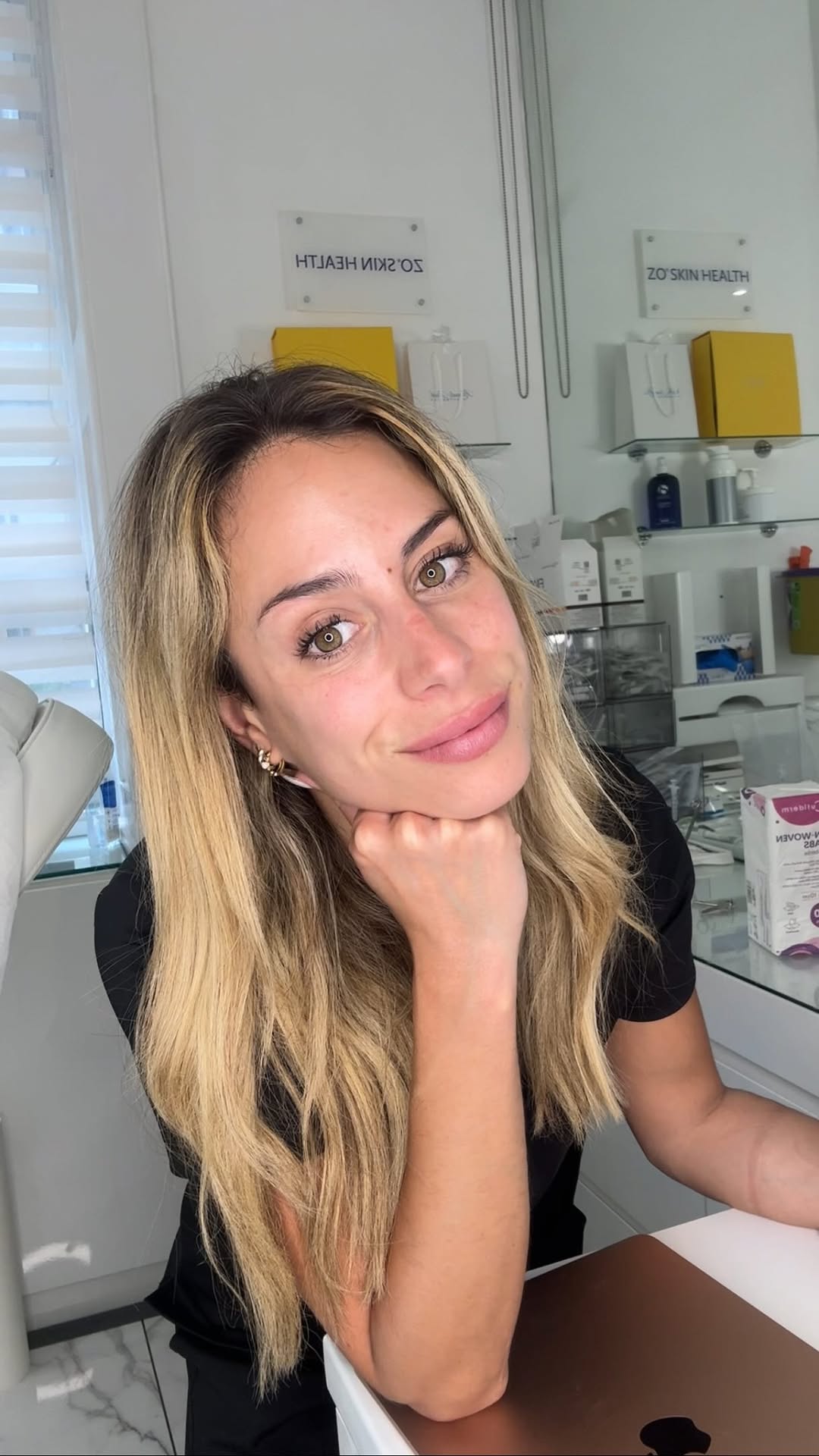 One thing no one tells you about aesthetic nursing… 💉🤍
Yes, we’re here to deliver safe, beautiful results, but appointm
