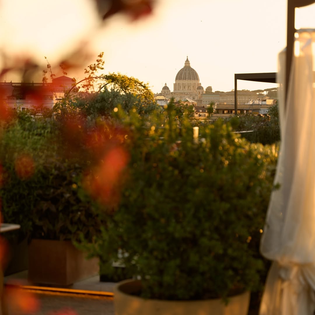 From sunrise to night, from Paris to Rome and Tokyo, each terrace of the magnificent collection, reveals a different per