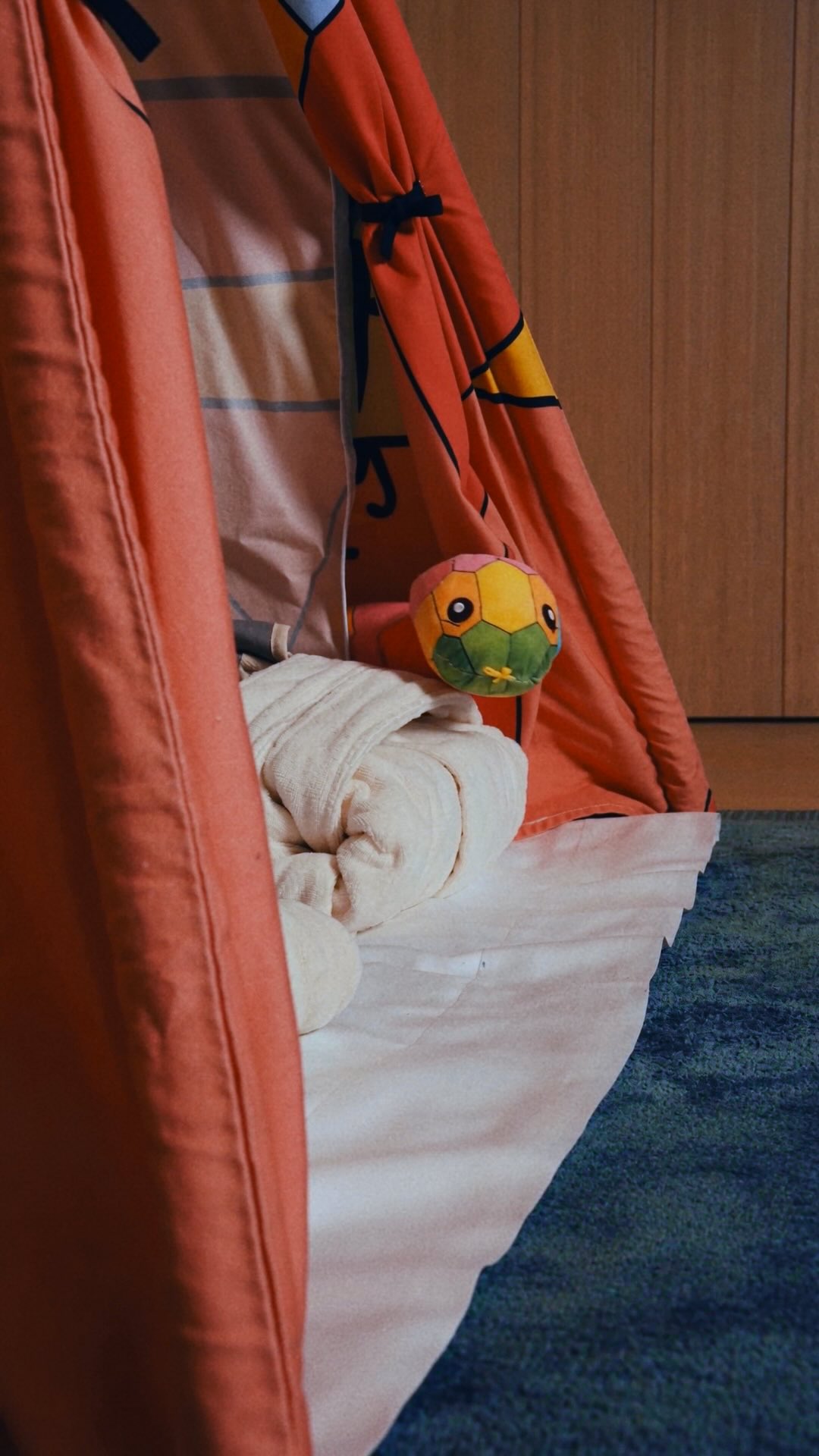 Seen through the eyes of a young explorer, the hotel transforms into a world of wonder. Guided by curiosity and a playfu