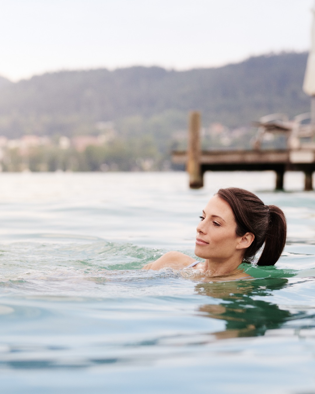 Crystal-clear water, fresh alpine air, and serene nature.
The environment around the Wörthersee is known for its outst